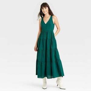 Universal Thread Women’s tiered Maxi A line Emerald Green, size XS
